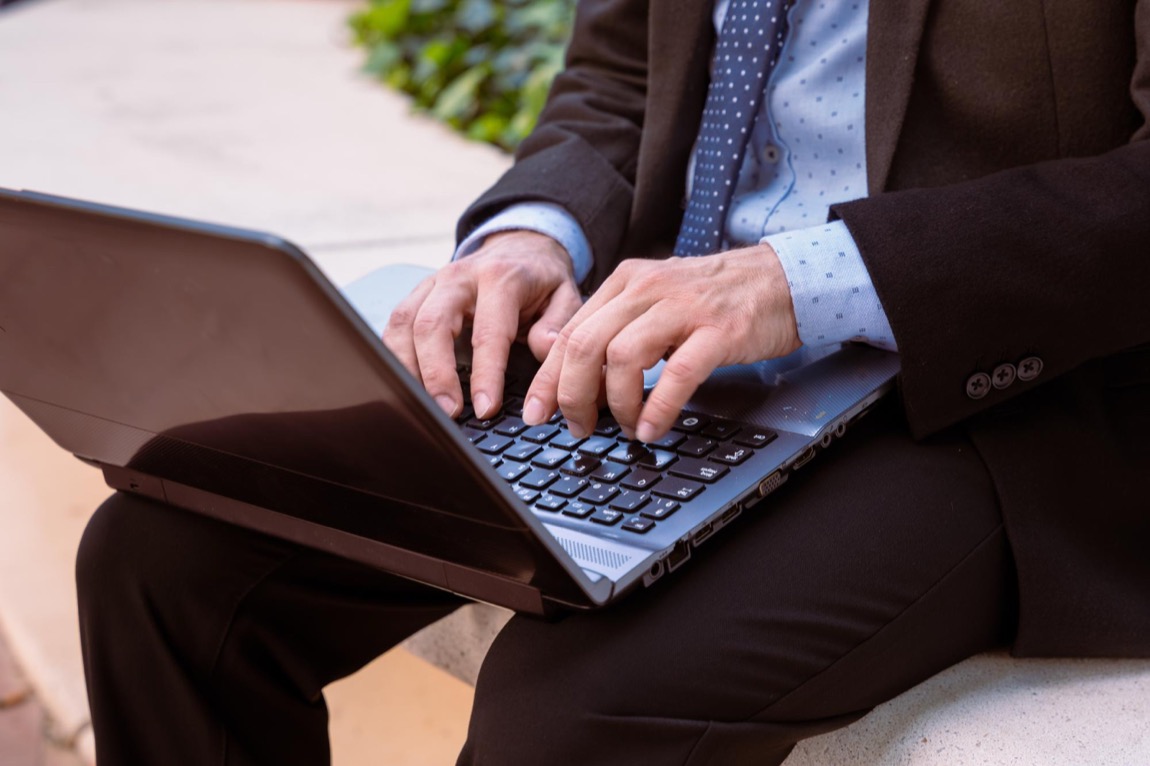 Lenovo ThinkPad L16 Gen 2 AMD w pracy kierownika projektu IT Lenovo ThinkPad L16 Gen 2 AMD w pracy kierownika projektu IT