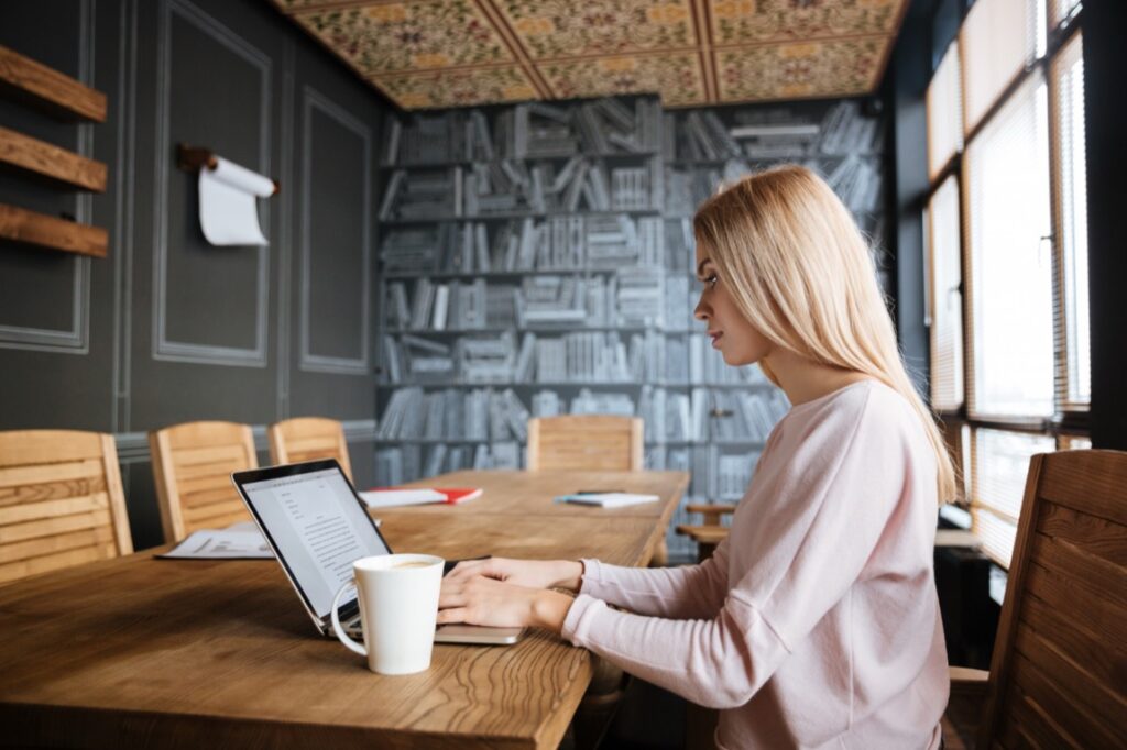 W ofercie HP pojawiły się trzy konfiguracje laptopa HP ProBook 4 G1i 16 oznaczone symbolami C51LWHFJET, C51MWWC6E oraz C51MW8ET